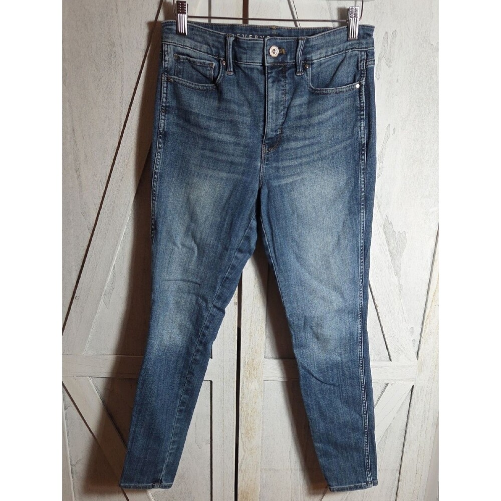 White House Black Market The Everyday Soft Skinny Jeans Size 4